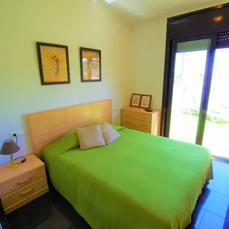 V&v Lloret- Nicole Villa *