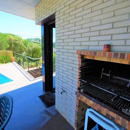 V&v Lloret- Nicole Villa *