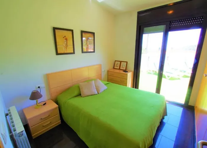 V&v Lloret- Nicole Willa *