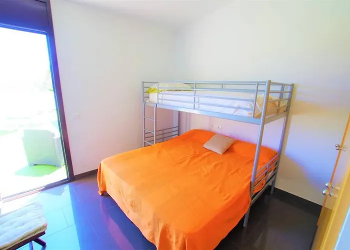 Willa V&v Lloret- Nicole *