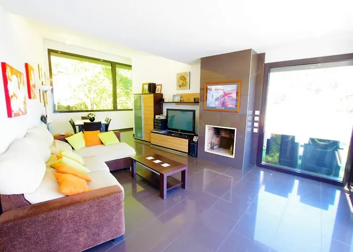 V&v Lloret- Nicole Willa *