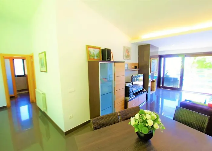 V&v Lloret- Nicole 滨海略雷特