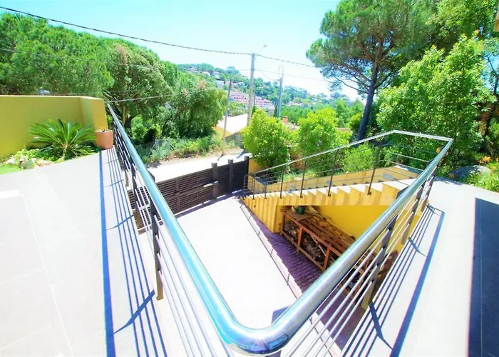 V&v Lloret- Nicole Willa