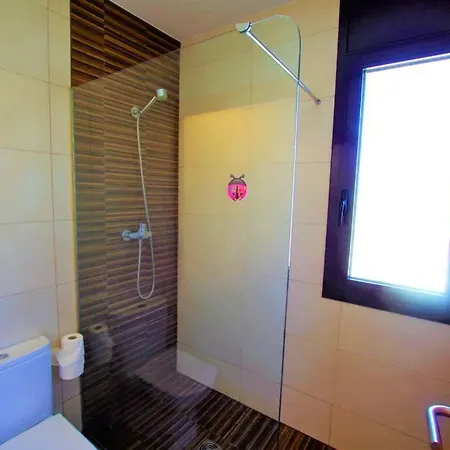 V&v Lloret- Nicole リョレート・デ・マル