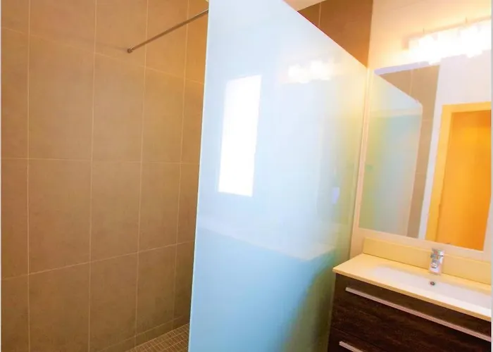 Willa V&v Lloret- Nicole *