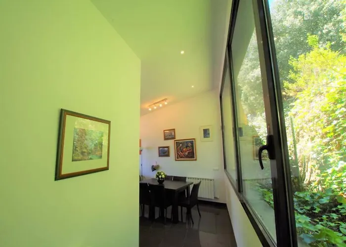 V&v Lloret- Nicole Willa