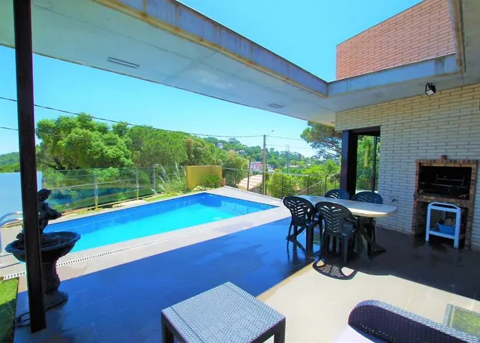 Willa V&v Lloret- Nicole *